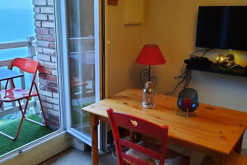 Appartement pleine vue mer au bord de la plage Binic 0*,  France