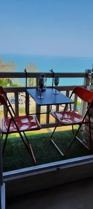 Appartement pleine vue mer au bord de la plage Binic